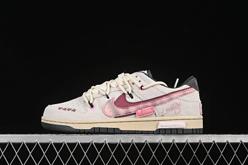 All Categories Nk SB Dunk Series Nk SB Dunk Low Low-top sneakers Nike Dunk Low Panda Prank Film Love Letter Rice Noodle Love Language Low-top casual sneakers HV1800-101